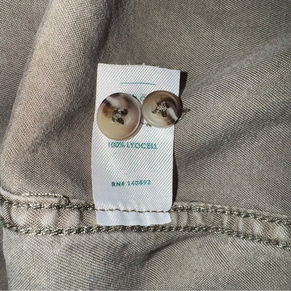 Marine Layer Hadley Button Down Shirt Top in Worn Olive Size XS Hiking Camping - Picture 7 of 7